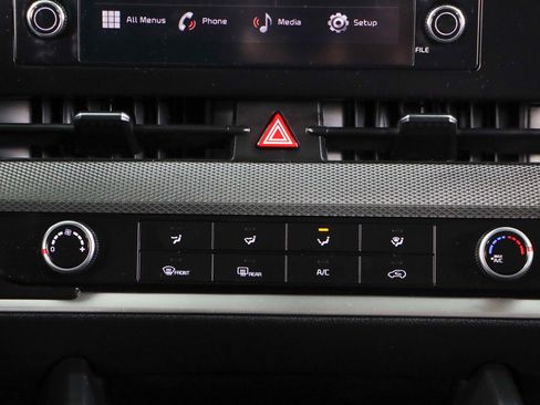 Used 2024 Kia Sportage LX FWD image 17