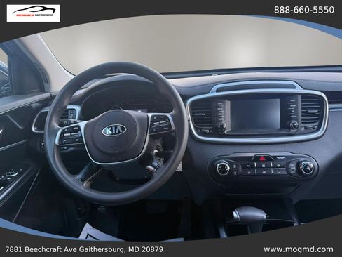 Used 2020 Kia Sorento FWD V6 image 9