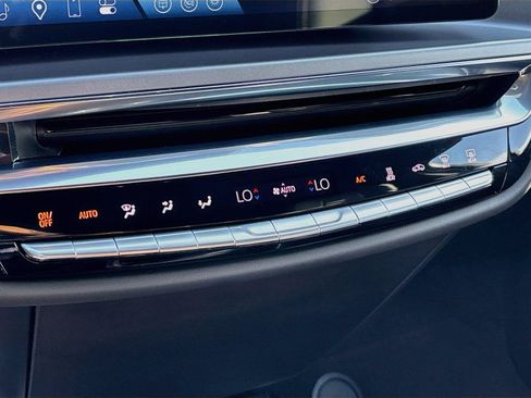 Used 2024 Cadillac Lyriq Tech RWD image 15