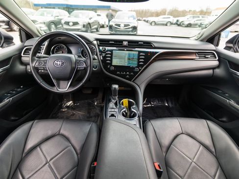 Used 2018 Toyota Camry XLE w/ Driver Assist Package image 17