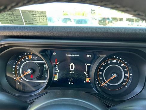 New 2025 Jeep Gladiator Willys image 23