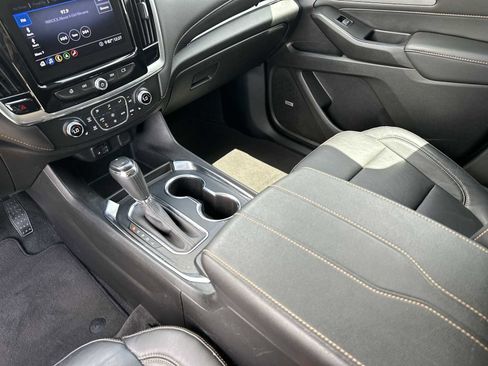 Used 2020 Chevrolet Traverse RS image 21