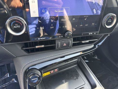 Certified 2025 Lexus NX 250 FWD w/ Accessory Package (Z2) image 19