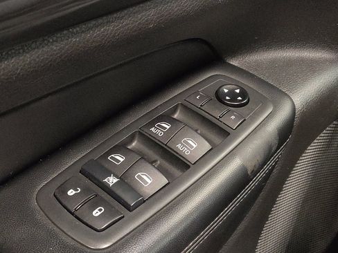 Used 2020 Jeep Grand Cherokee Laredo w/ 18" Wheel & 8.4" Radio Group image 27