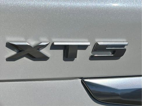 Used 2018 Cadillac XT5 Luxury w/ Driver Awareness Package image 10