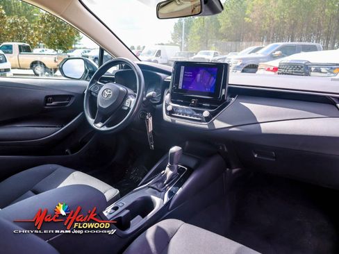 Used 2024 Toyota Corolla LE image 9
