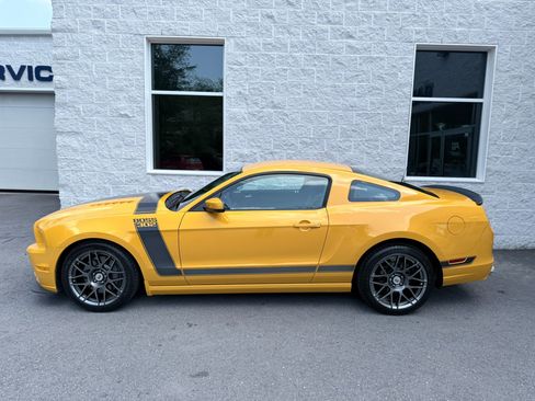 Used 2013 Ford Mustang Boss 302 w/ Boss 302 Accessory Pkg RWD image 5