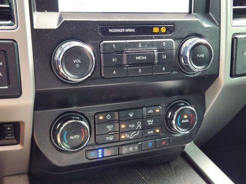 Used 2021 Ford F250 Lariat image 19