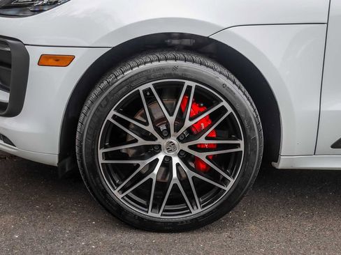 Used 2024 Porsche Macan image 12