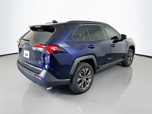 Used 2025 Toyota RAV4 XLE Premium AWD/4WD image 5