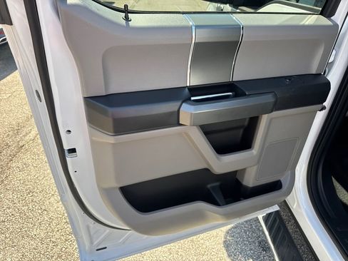 Used 2016 Ford F150 XLT w/ Equipment Group 302A Luxury image 21