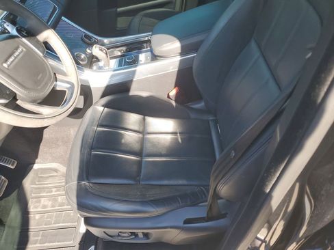 Used 2019 Land Rover Range Rover Sport HST image 19
