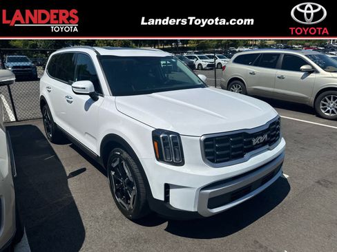 Used 2025 Kia Telluride S FWD image 1