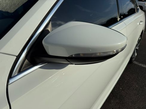 Used 2022 Volkswagen Passat 2.0T SE image 12