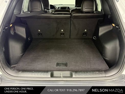 Used 2019 Jeep Cherokee Latitude Plus w/ Comfort/Convenience Group FWD image 37