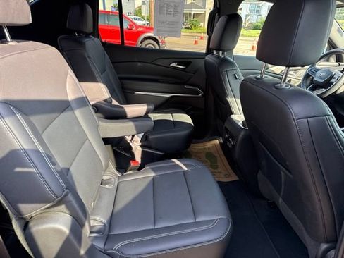 Used 2025 Chevrolet Traverse LT AWD/4WD image 35