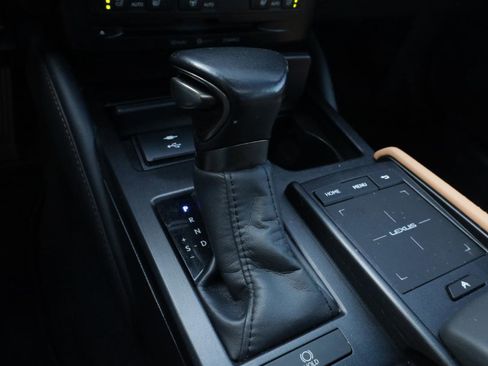 Used 2022 Lexus ES 350 w/ Premium Package image 11