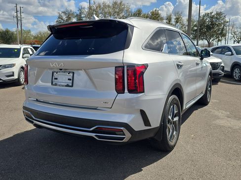 Certified 2023 Kia Sorento EX image 8