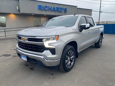 Used 2022 Chevrolet Silverado 1500 LT image 9