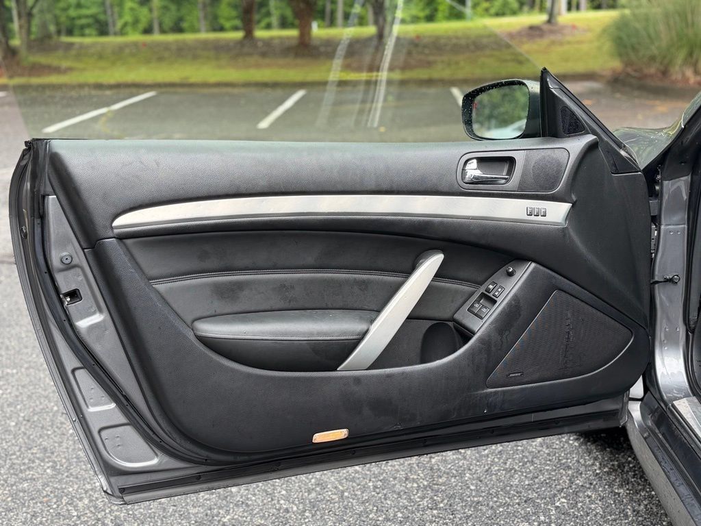 Used 2015 INFINITI Q60 AWD Coupe w/ Premium Package image 9