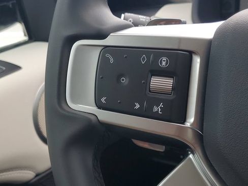 Certified 2025 Land Rover Discovery S AWD/4WD image 22
