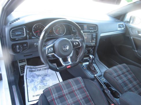 Used 2020 Volkswagen Golf 4-Door image 17