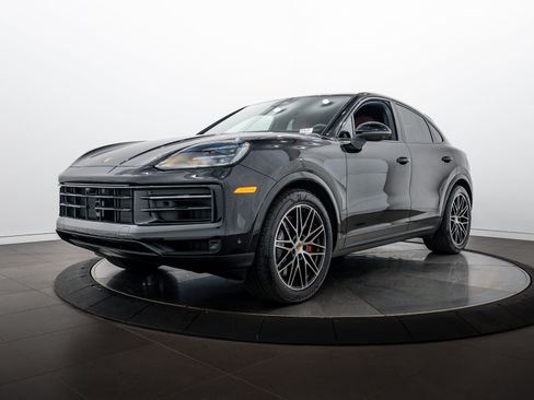 Certified 2026 Porsche Cayenne S AWD/4WD image 1