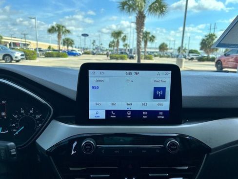 Used 2022 Ford Escape SEL FWD image 8