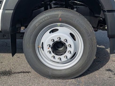 New 2026 Ford F450 XL w/ XL Chrome Package image 22