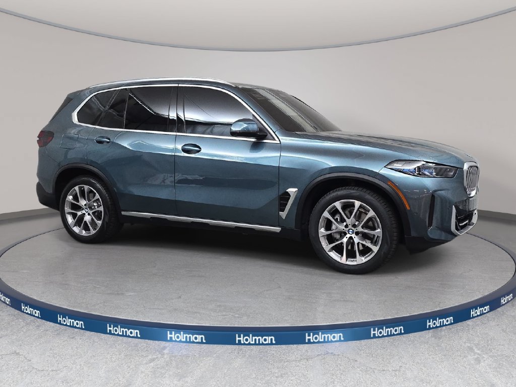 Used 2024 BMW X5 xDrive40i w/ Premium Package AWD/4WD image 4