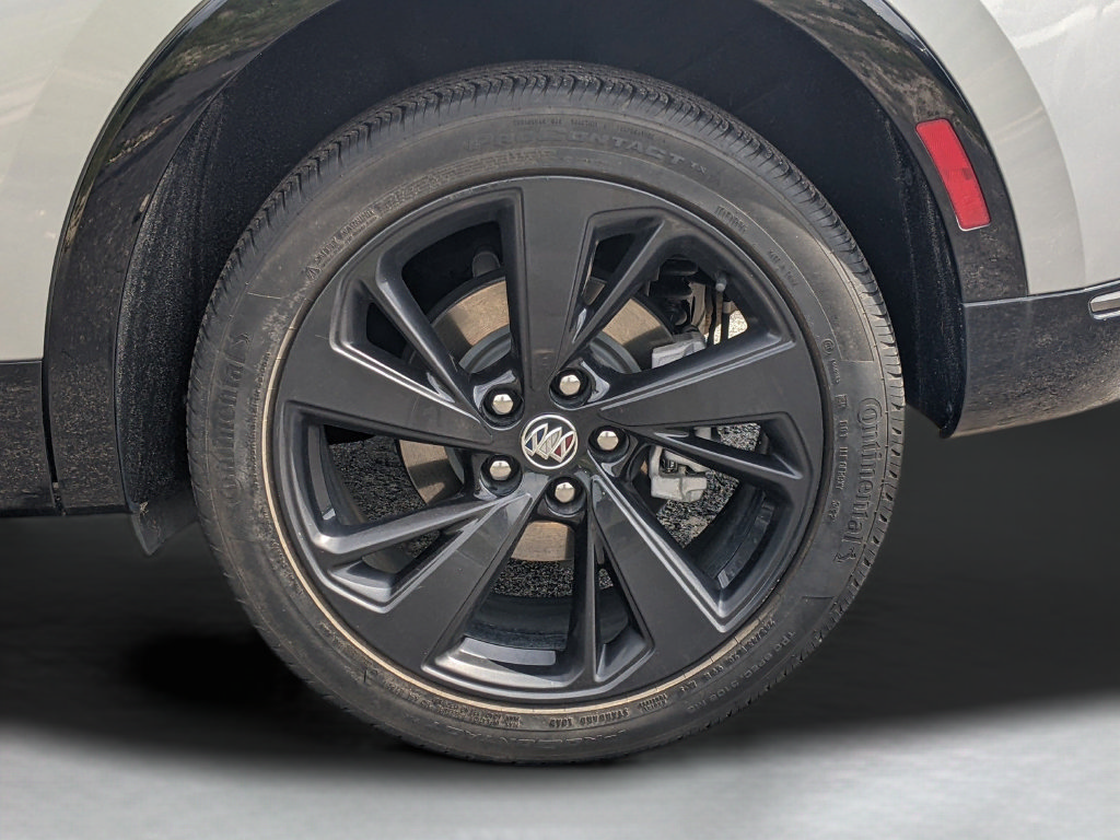 Used 2023 Buick Envision Preferred FWD image 18