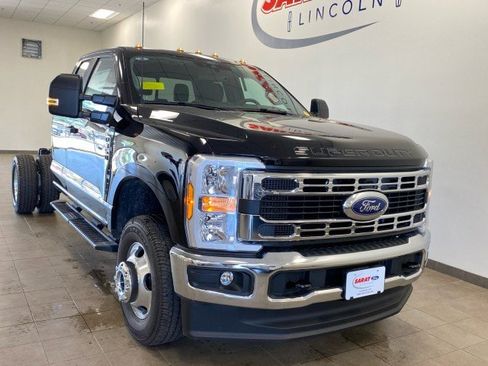 New 2025 Ford F350 XL w/ XL Chrome Package image 2