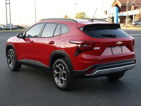 New 2026 Chevrolet Trax LT w/ LT Convenience Package image 7