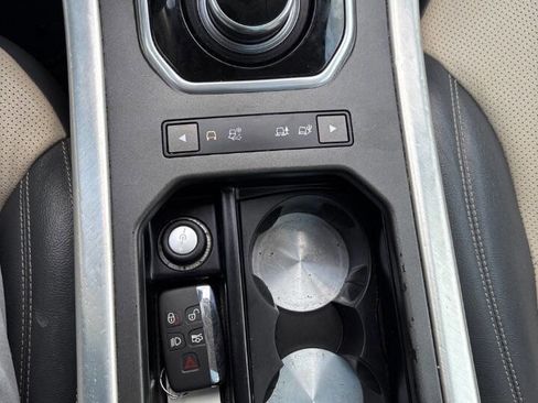 Used 2017 Land Rover Range Rover Evoque SE image 23