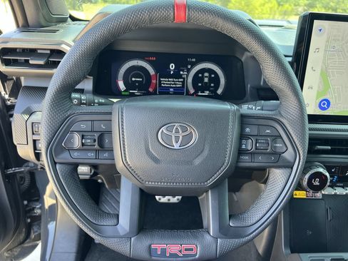 Used 2025 Toyota Tacoma TRD Pro AWD/4WD image 7