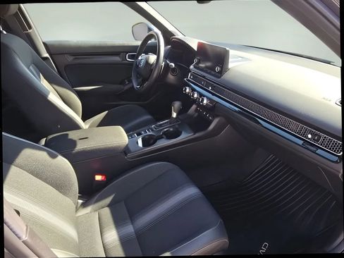 Used 2025 Honda Civic Sport image 21
