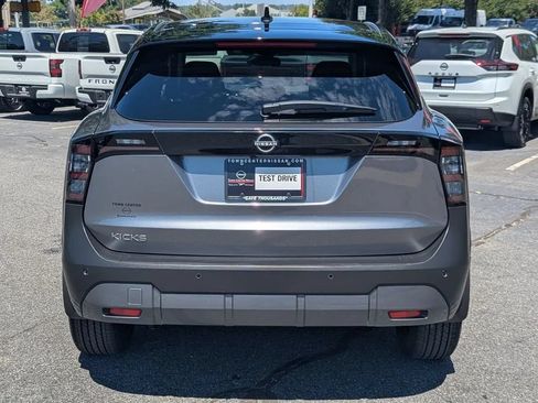 Certified 2025 Nissan Kicks SV FWD image 6