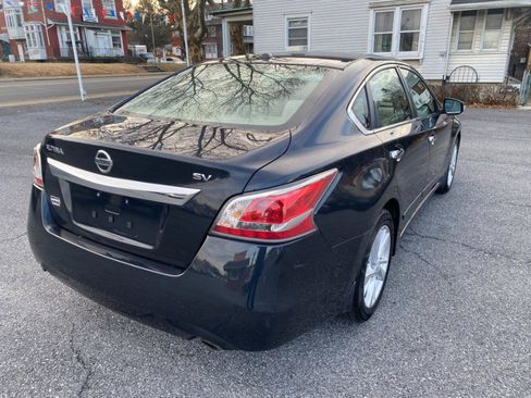 Used 2015 Nissan Altima 2.5 SV w/ Convenience Package image 5