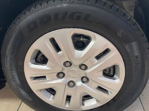 Used 2019 Dodge Journey SE image 30