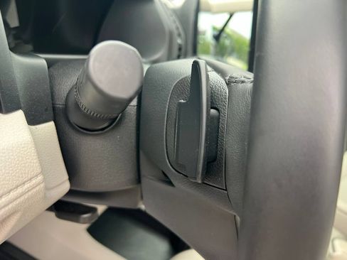 Used 2025 Honda Odyssey Touring image 47