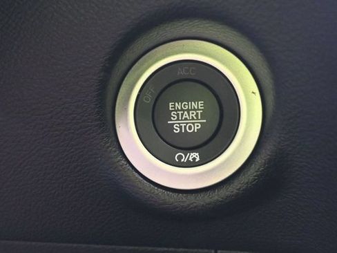 New 2027 Chrysler Pacifica Select AWD/4WD image 23
