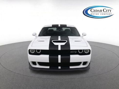 Used 2017 Dodge Challenger SRT Hellcat RWD image 5