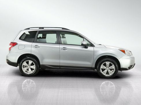 Used 2016 Subaru Forester 2.5i Premium w/ All-Weather Package AWD/4WD image 6