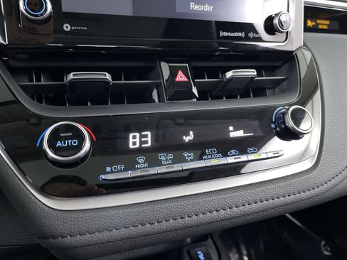 Used 2020 Toyota Corolla XLE image 16