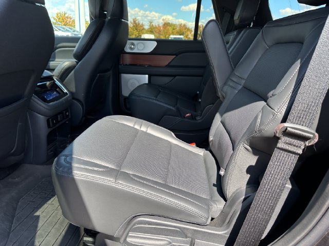 Used 2022 Lincoln Navigator Reserve w/ Equipment Group 201A AWD/4WD image 16