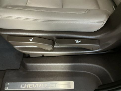 Used 2021 Chevrolet Suburban Z71 w/ Z71 Off-Road Package image 31