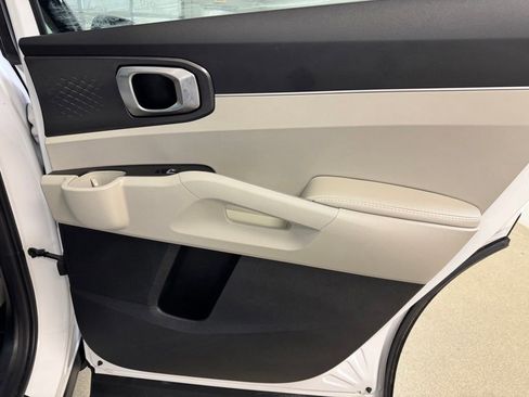 Used 2025 Kia Sorento S w/ Panoramic Sunroof Package FWD image 29