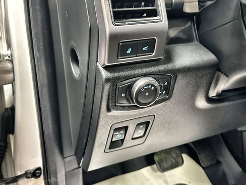 Used 2019 Ford Expedition Platinum AWD/4WD image 16
