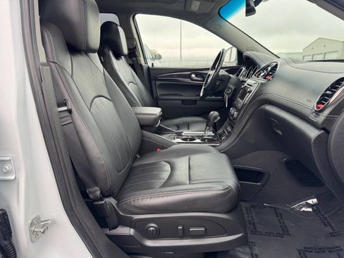 Used 2017 Buick Enclave Leather image 10