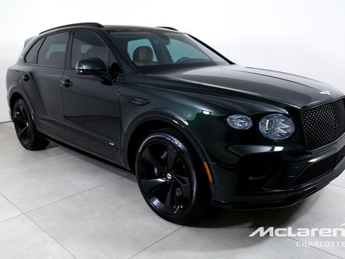 Used 2021 Bentley Bentayga w/ First Edition Specification AWD/4WD image 3